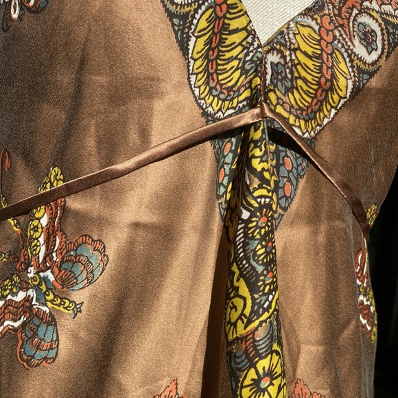 GREEN DRAGON silk butterfly strapy top with low back. - Picture 5 of 9